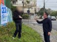 Jovem é flagrada retirando propaganda de Flávio Bolsonaro em Porto Alegre e deputado Delegado Zucco registra ocorrência policial